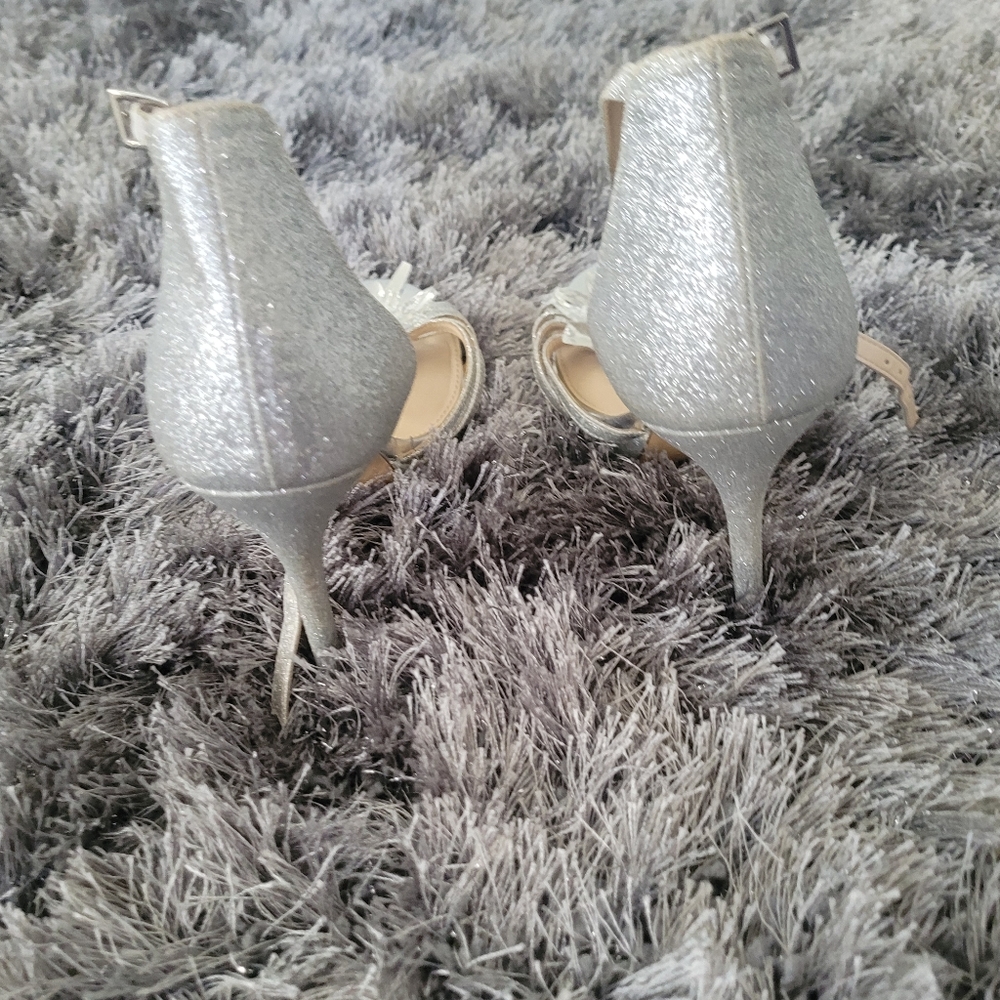 Heels - Picture 2 of 5